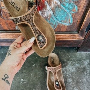 Myra Grashius western tooled sandal size 7
